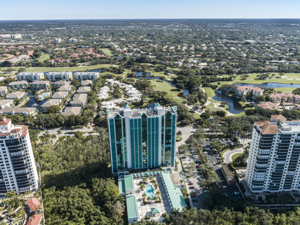 Luxury Penthouse with great view North Naples